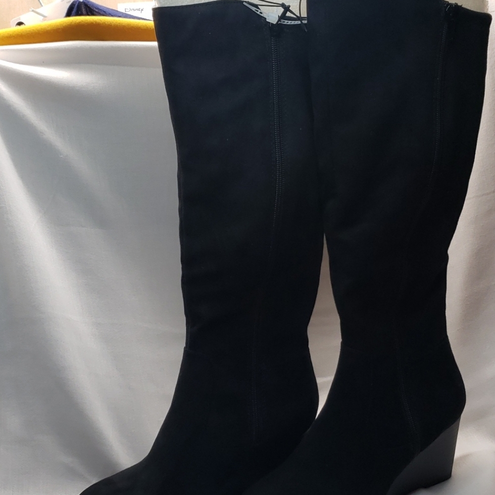 Boots - Picture 6 of 8